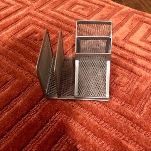 Silver metal organizer